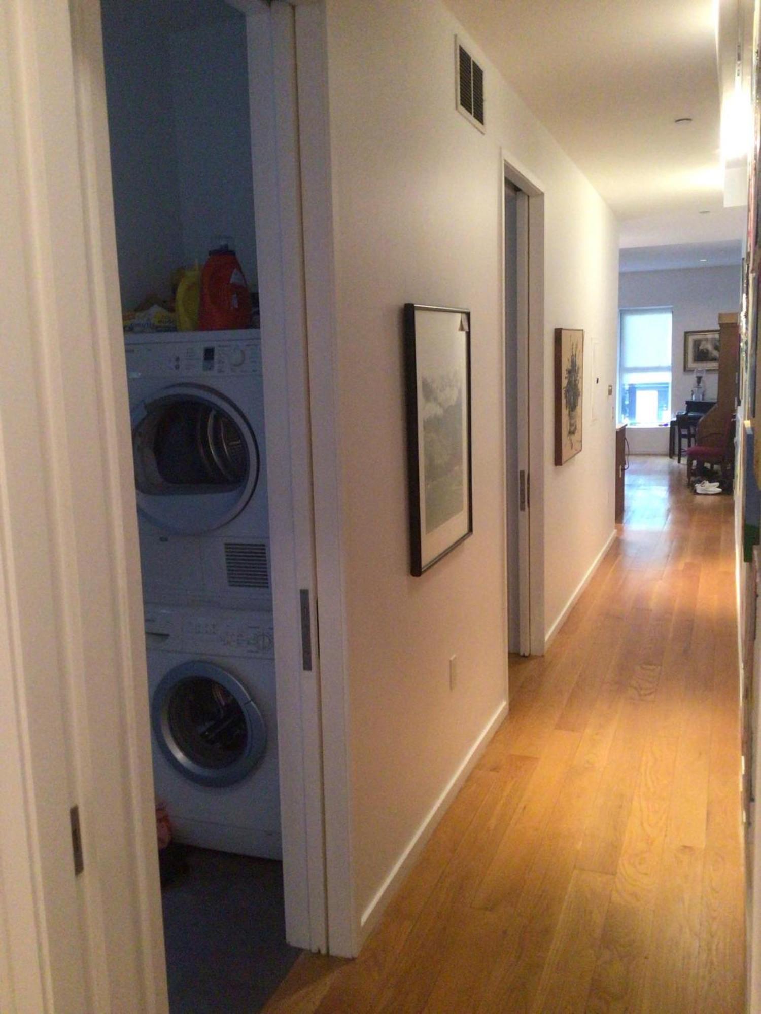 Large And Luxurious In Strivers Row Apartment *