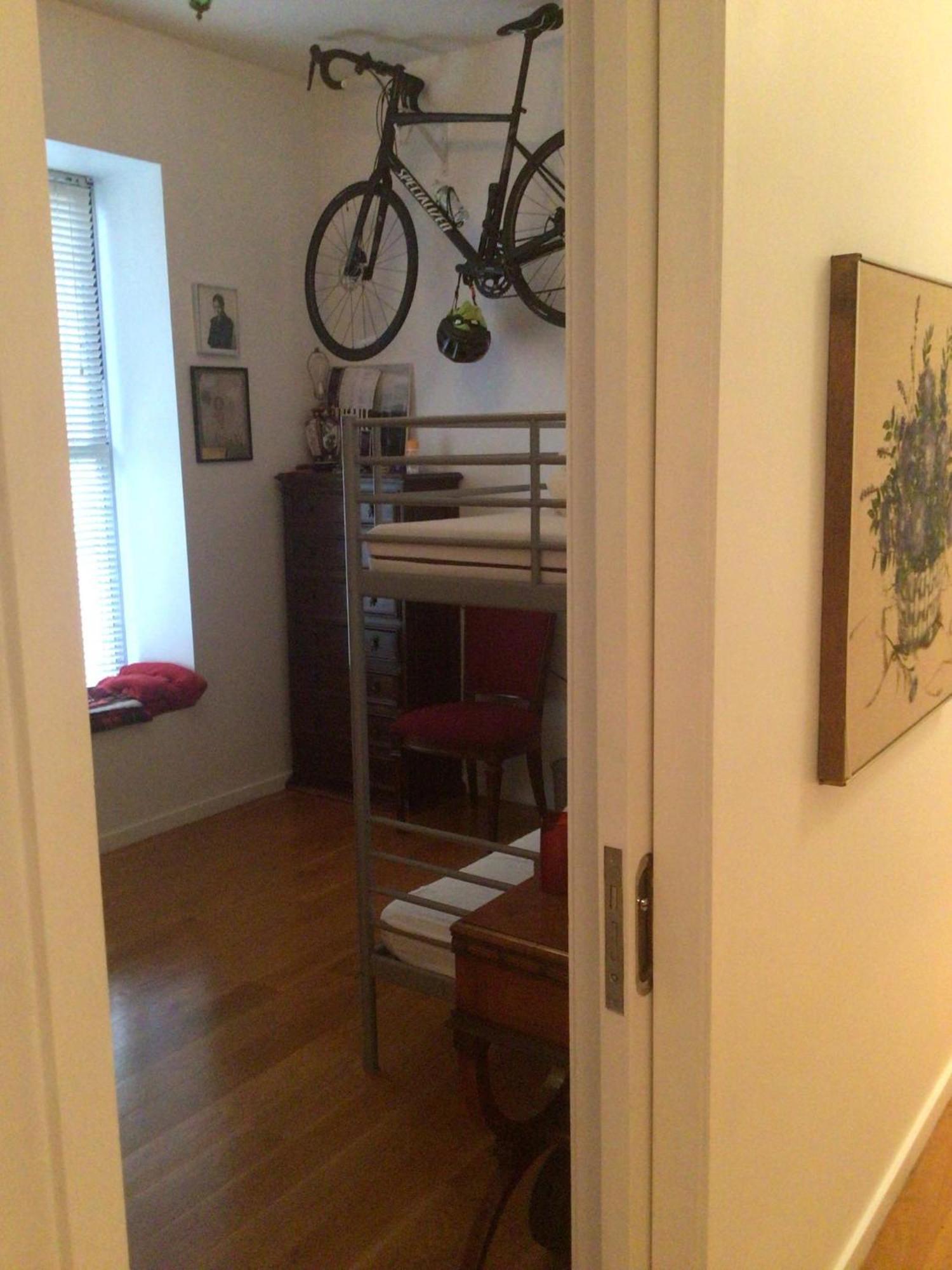 Large And Luxurious In Strivers Row Apartment