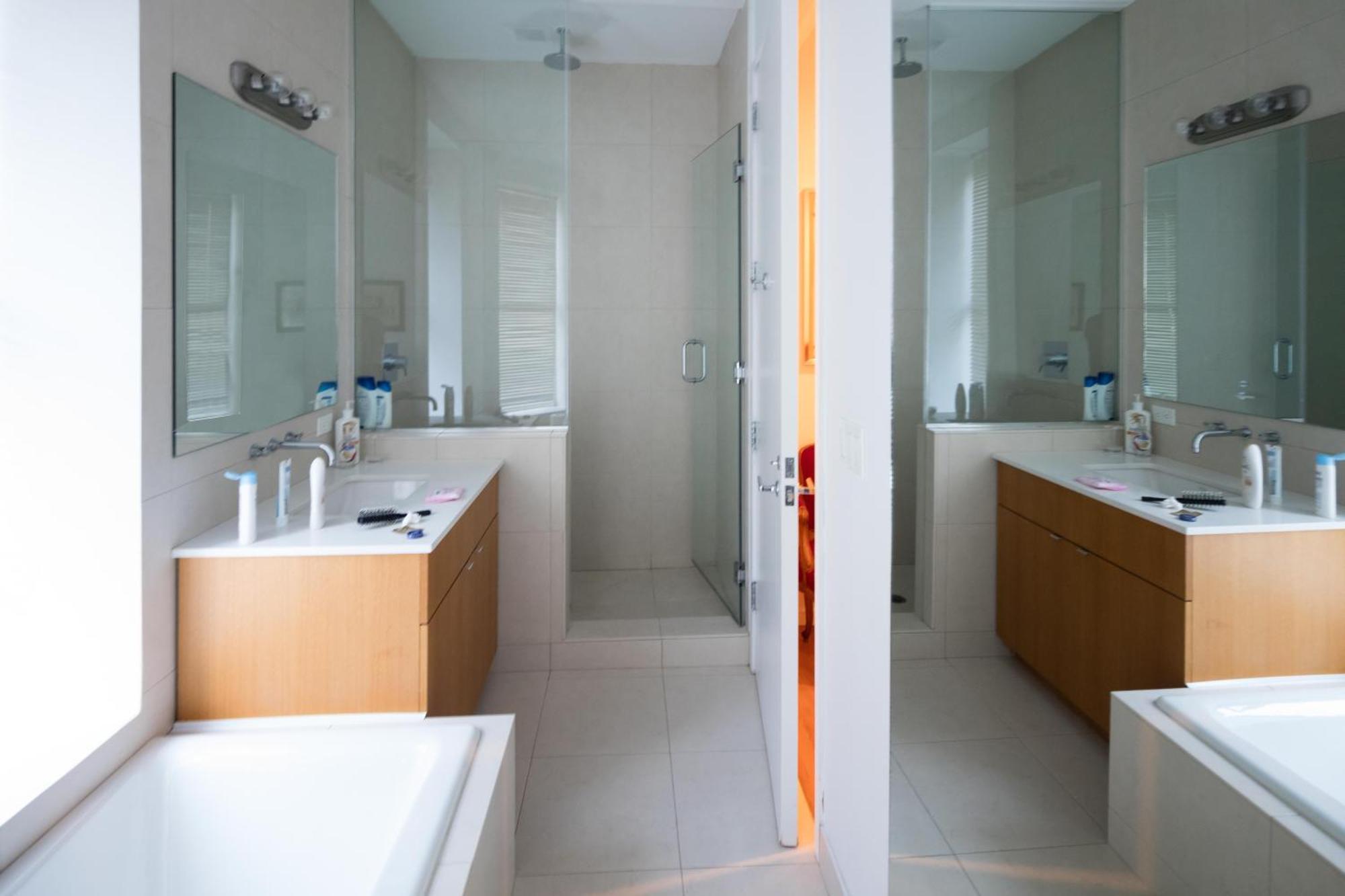 Large And Luxurious In Strivers Row Apartment